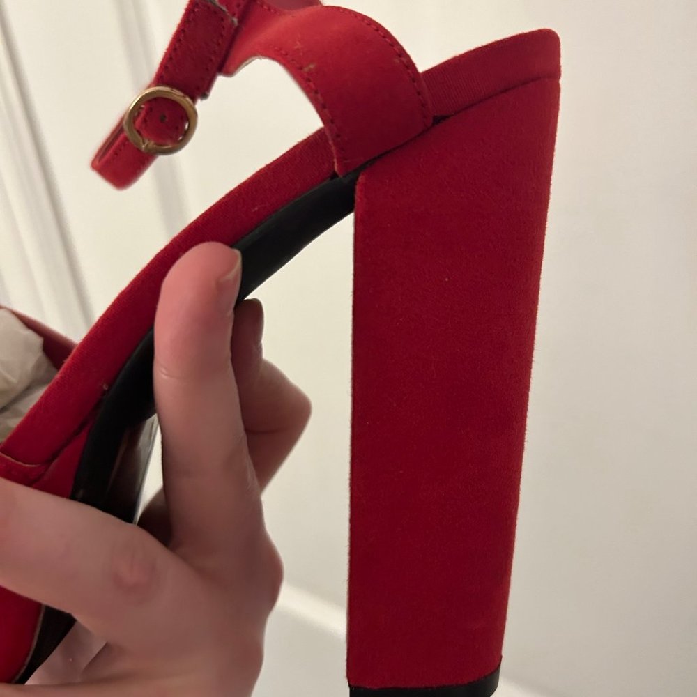 Shoe Dazzle Women's Red Platform Pumps size 7 - Picture 14 of 16